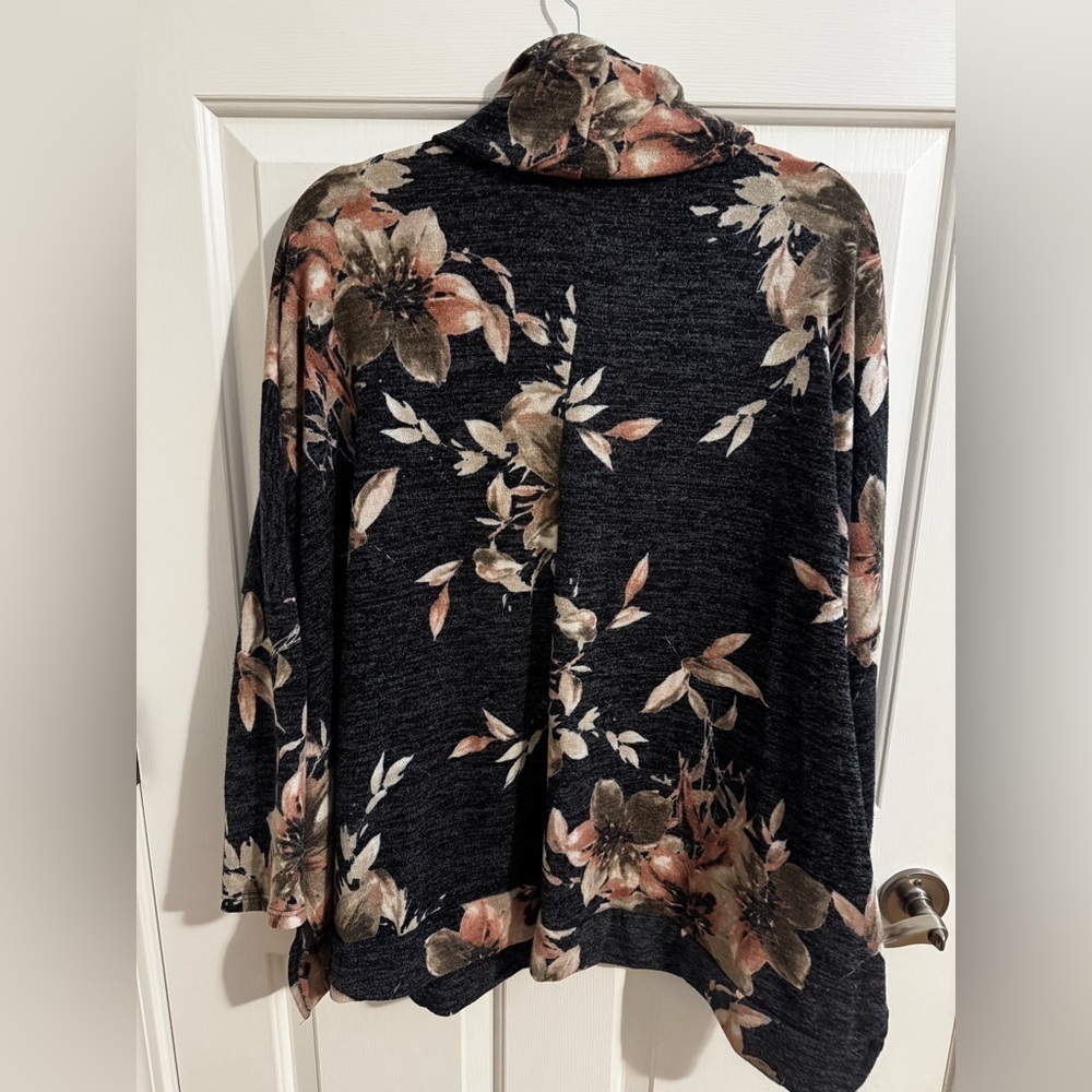 143 Story Cowl Neck Sweater Oversized Stretchy Gray Floral Plus 3X - Picture 8 of 9